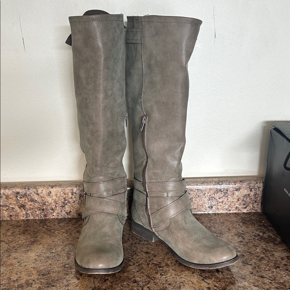 Stylish Taupe Knee-High Boots - Picture 1 of 3